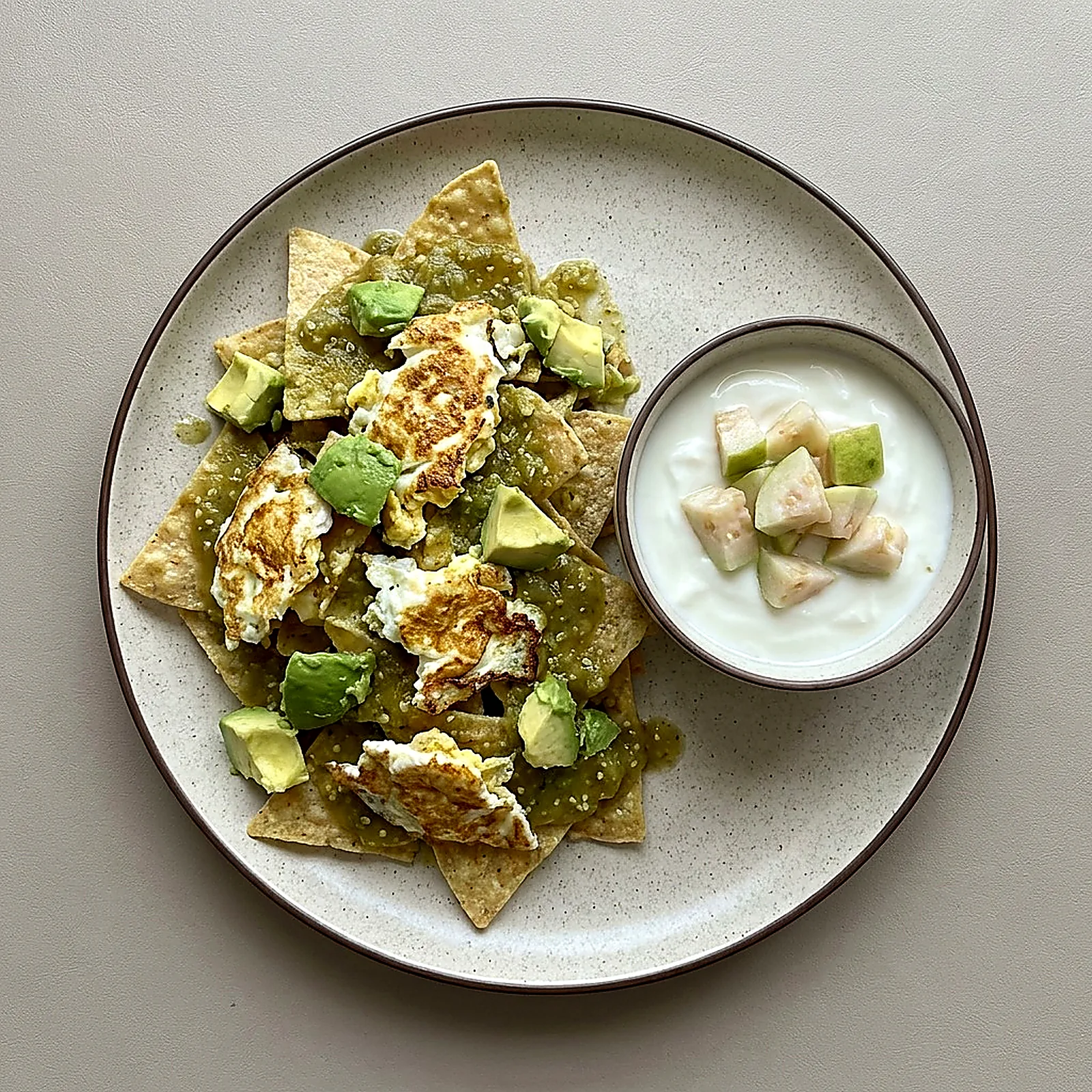 Chilaquiles verdes con claras